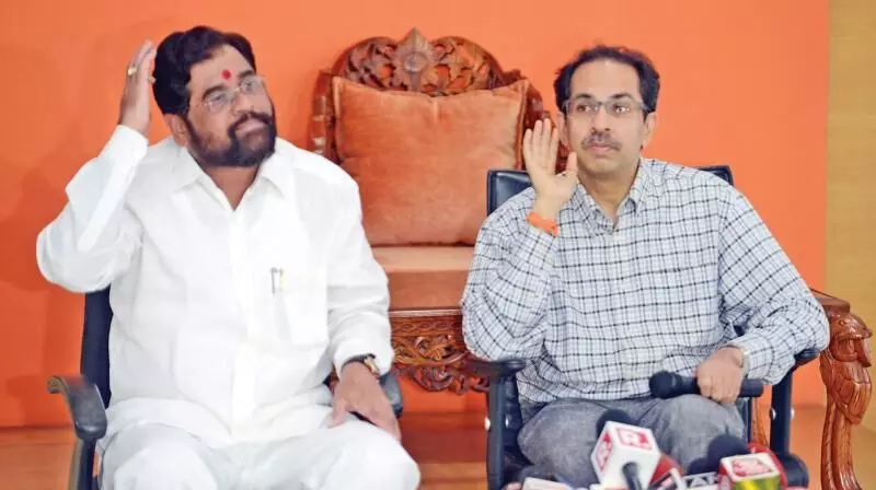 maharashtra shiv sena eknath shinde with other mlas out of reach uddhav government in trouble