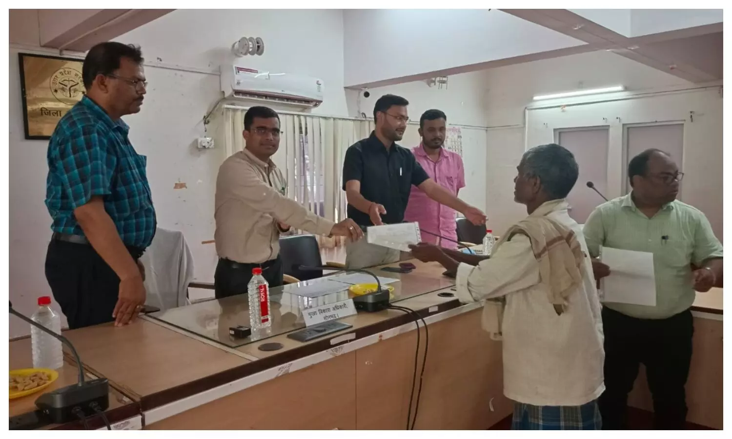 gharouni certificates distributed in Sonbhadra