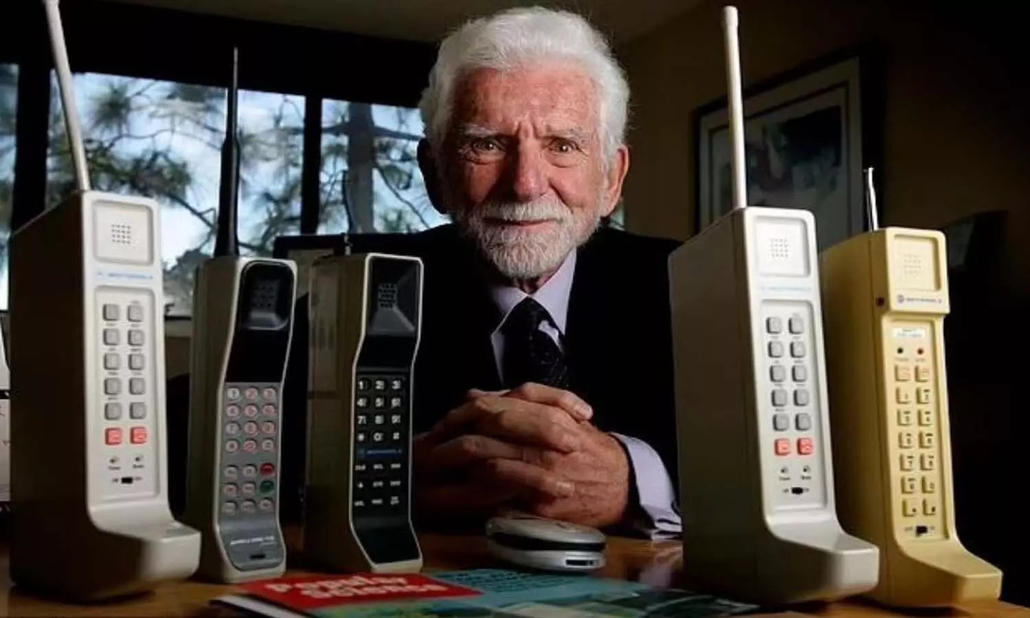 Father of cell phone said, leave mobile, live life