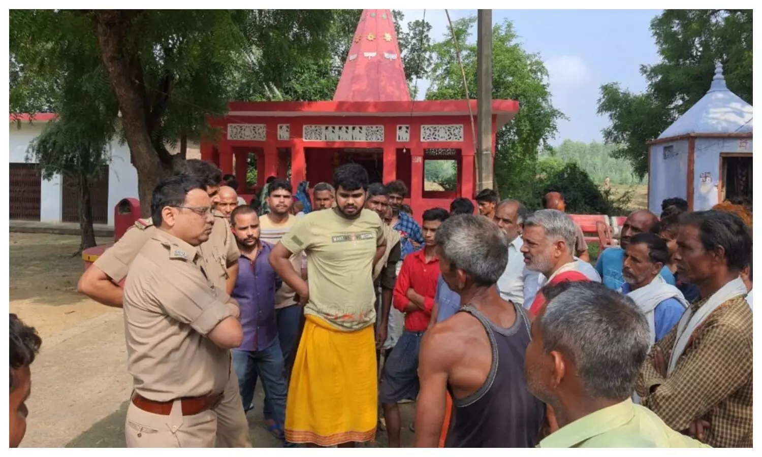 Murder in Hanuman Temple, Ayodhya