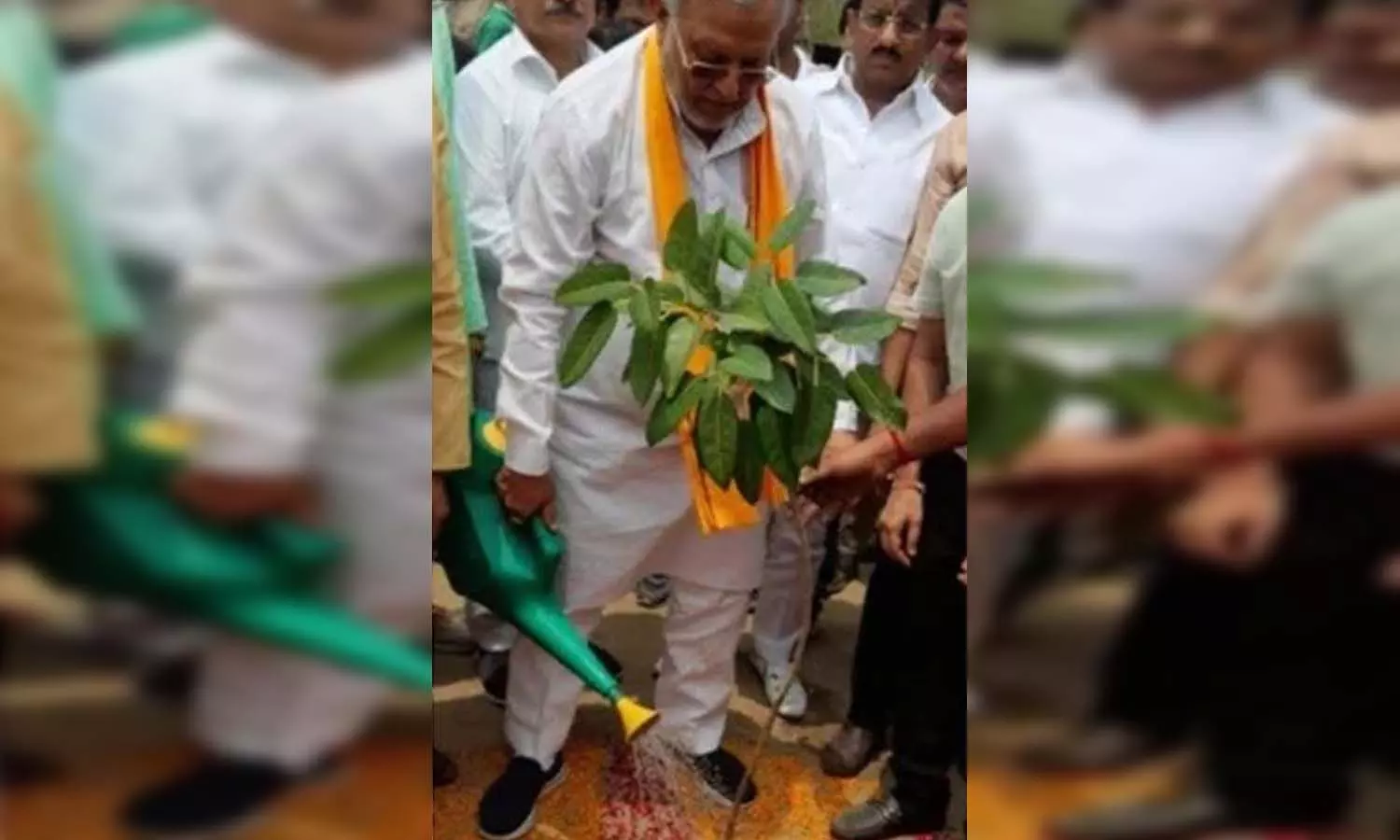 मेरठ में पौधरोपण अभियान का शुभारंभ: वित्त मंत्री सुरेश खन्ना बोले, पति-पत्नी और पत्नी-पति के नाम का पौधा लगाएं