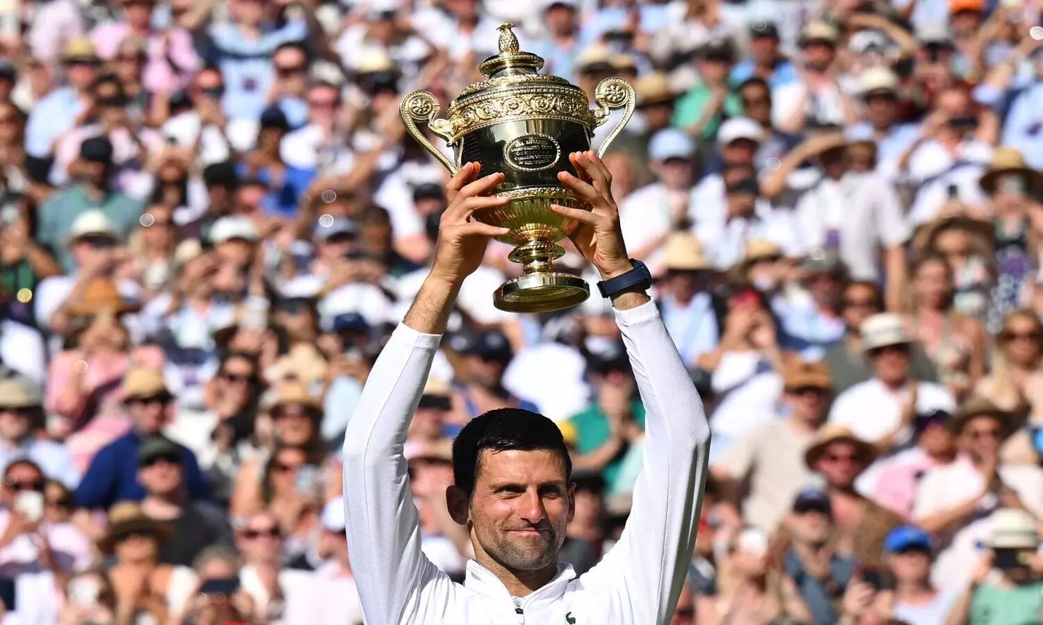 Wimbledon 2022 Final: लगातार चौथी बार विम्बल्डन चैंपियन बने जोकोविच, 21वां ग्रैंड स्लैम जीत फेडरर को छोड़ा पीछे