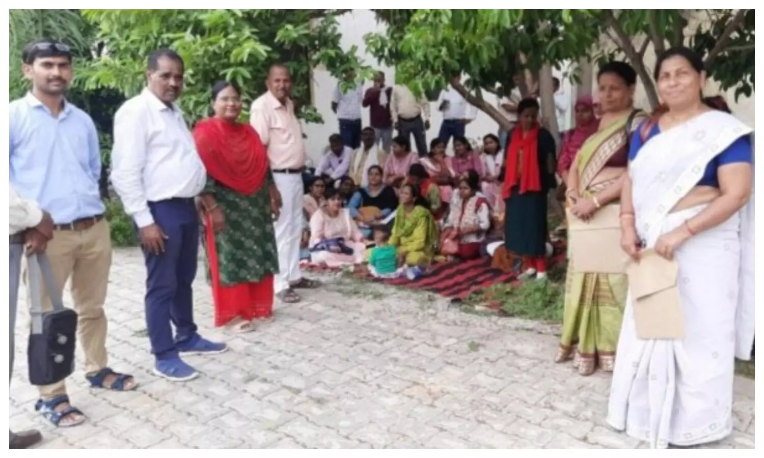 Teachers protest in Sonbhadra