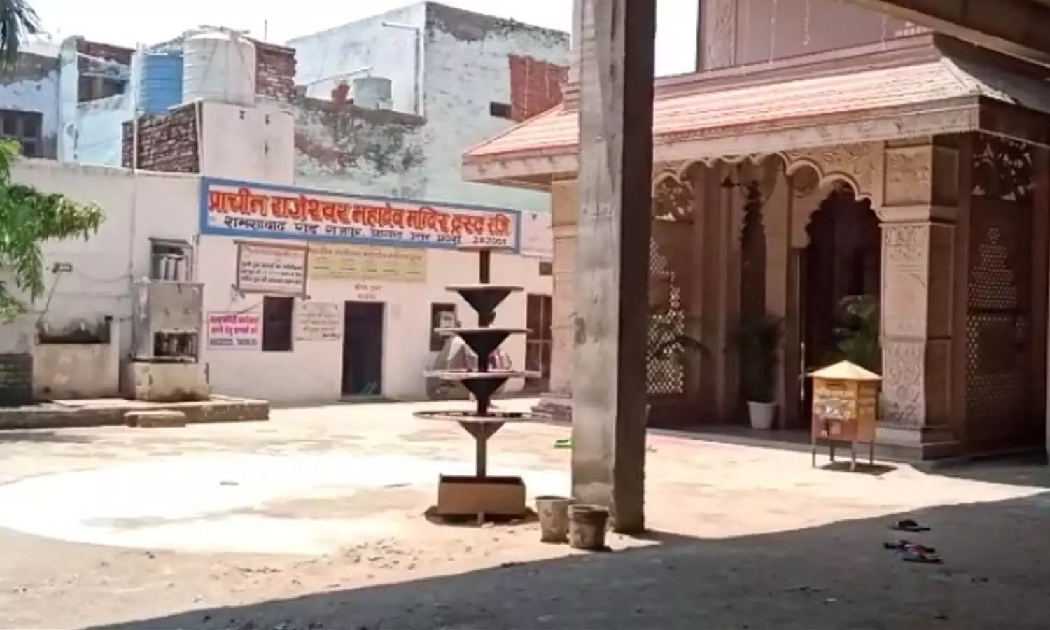 No community is allowed to set up shop of worship material near Rajeshwar temple