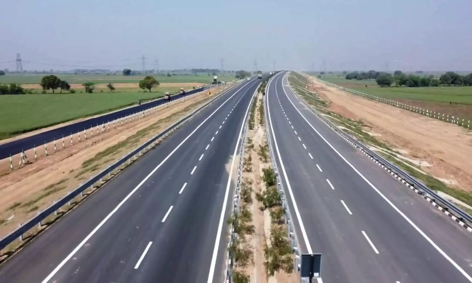 Bundelkhand Expressway: 15000 करोड़ की लागत से बना है बुंदेलखंड एक्सप्रेसवे, जानें पूरी डिटेल