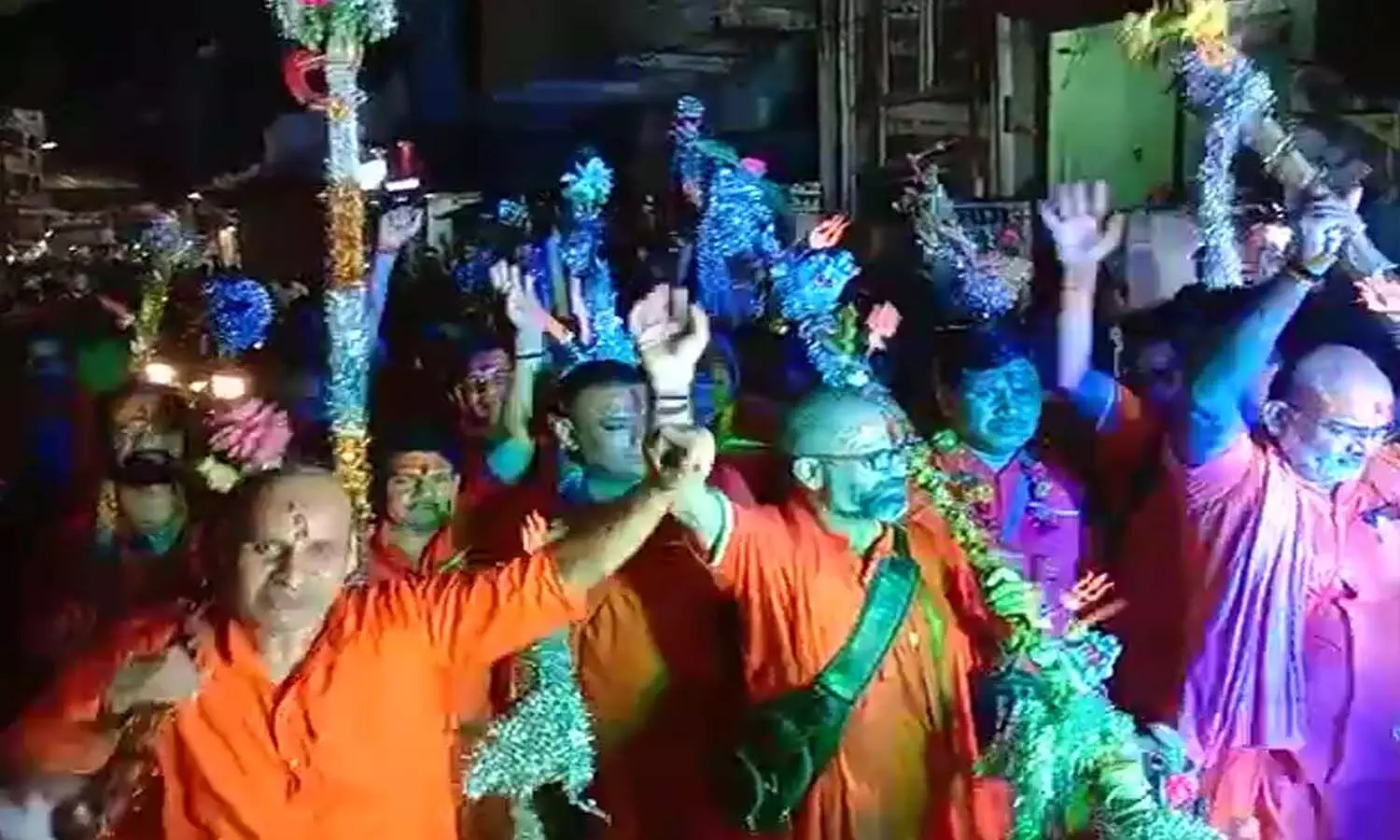 Jyotirlinga in Banda, a batch of Kavad pilgrims walked to Baijnath Dham, will walk 130 km