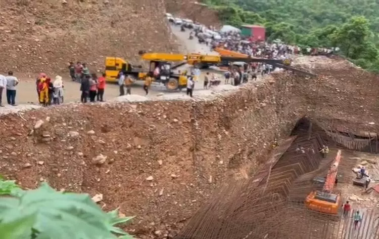 uttarakhand after heavy rain badrinath highway under construction bridge collapse two people dead