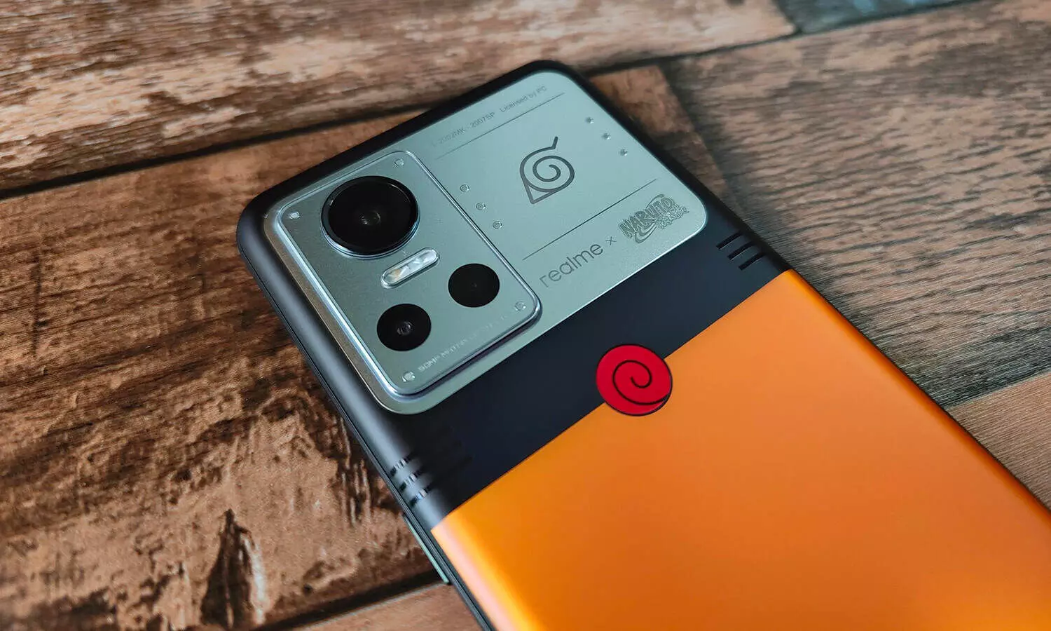 Realme GT Neo 3 Naruto Edition