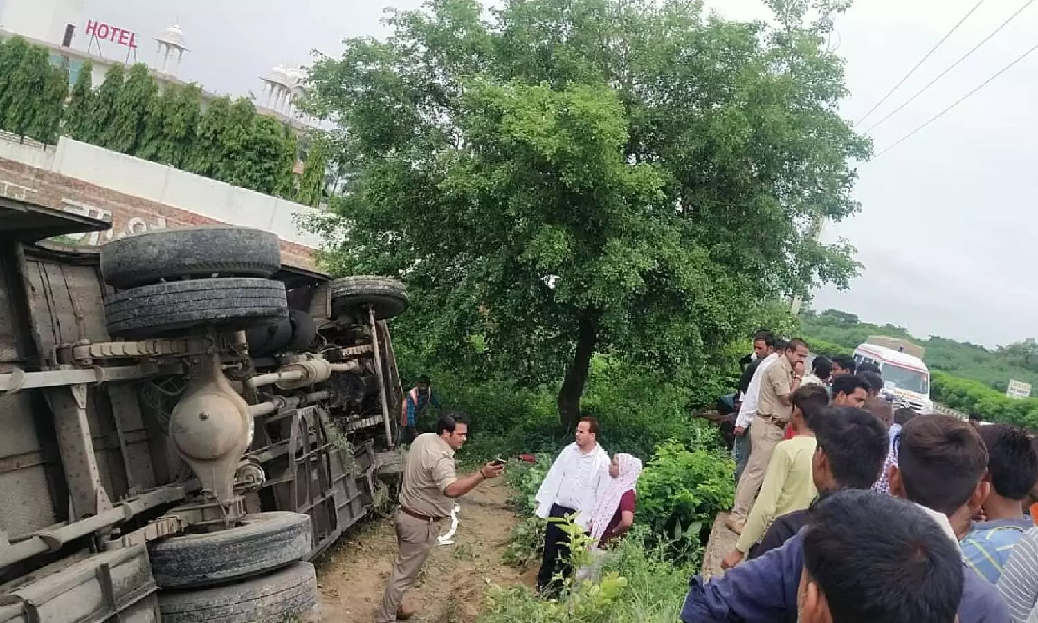 Agra Accident Today
