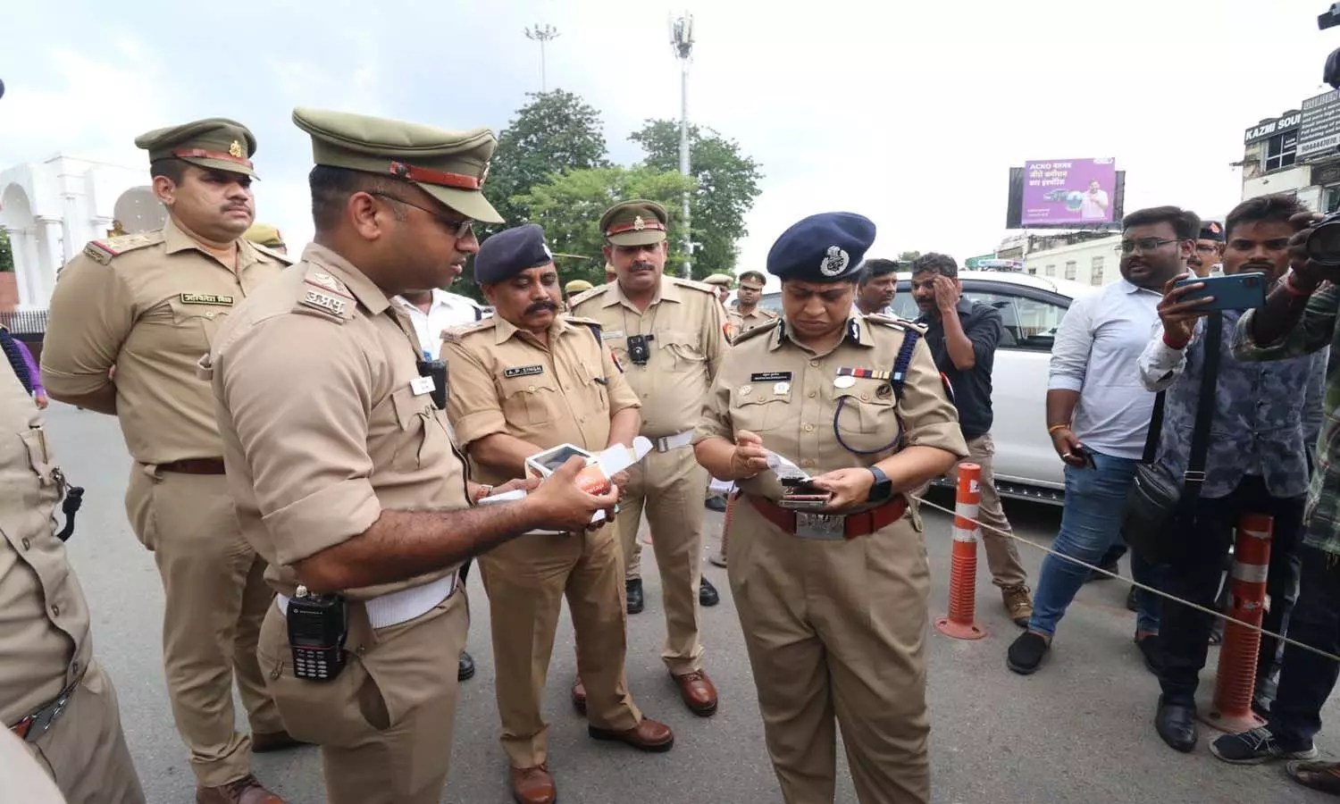 ADG Traffic Anupama Kulshrestha took stock of the traffic system in Lucknow.