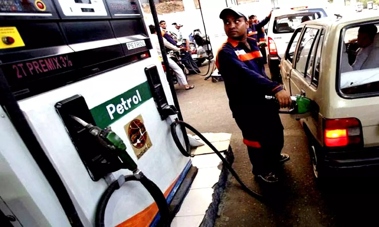Petrol Pumps in Lucknow: लखनऊ के टॉप 10 पेट्रोल पंप, पता देखकर यहां का एक बार जरूर लें अनुभव