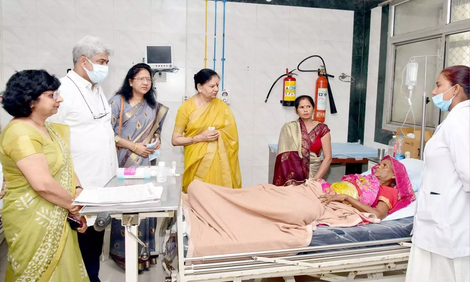 The Chairperson of the Womens Commission inspected the Lohia Institute and the Mother and Child Referral Hospital