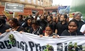 Congress Protest Live: Congress’s nationwide ruckus against unemployment-inflation, Sonia-Rahul in black clothes