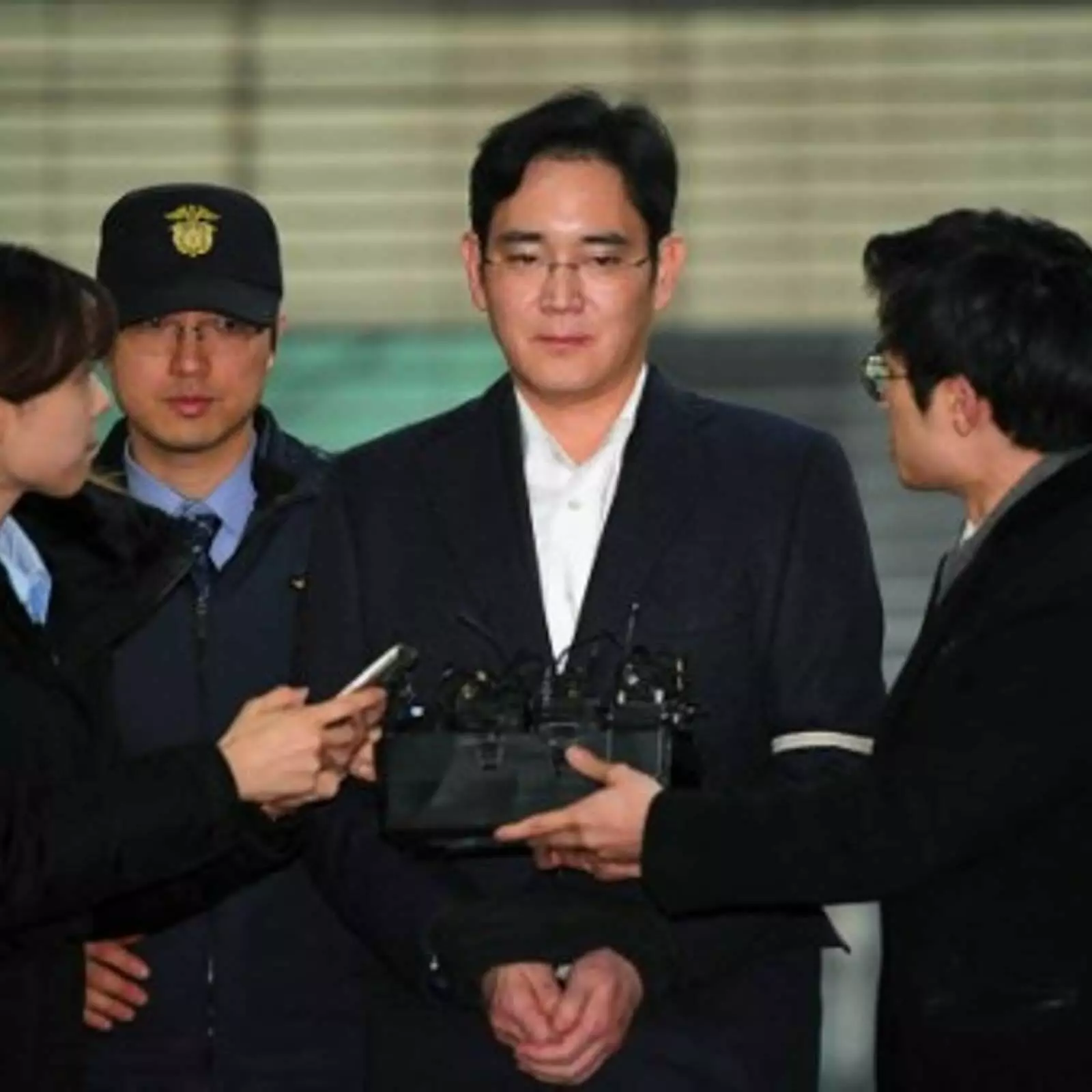 samsung group boss lee jae yong gets presidential pardon who found guilty of bribery embezzlement