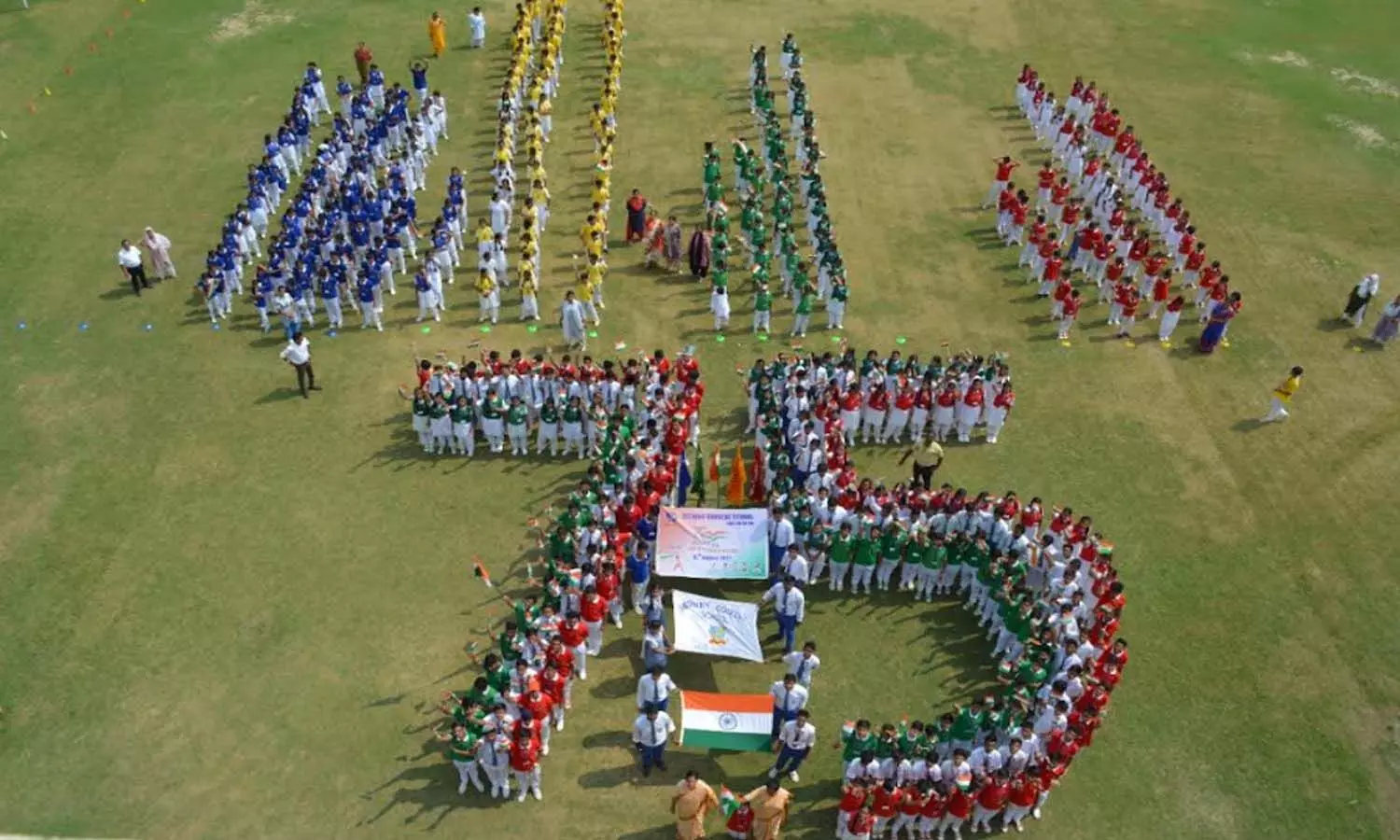 School children also took out the tricolor yatra in Prayagraj, the spirit of the Amrit festival is visible among the citizens