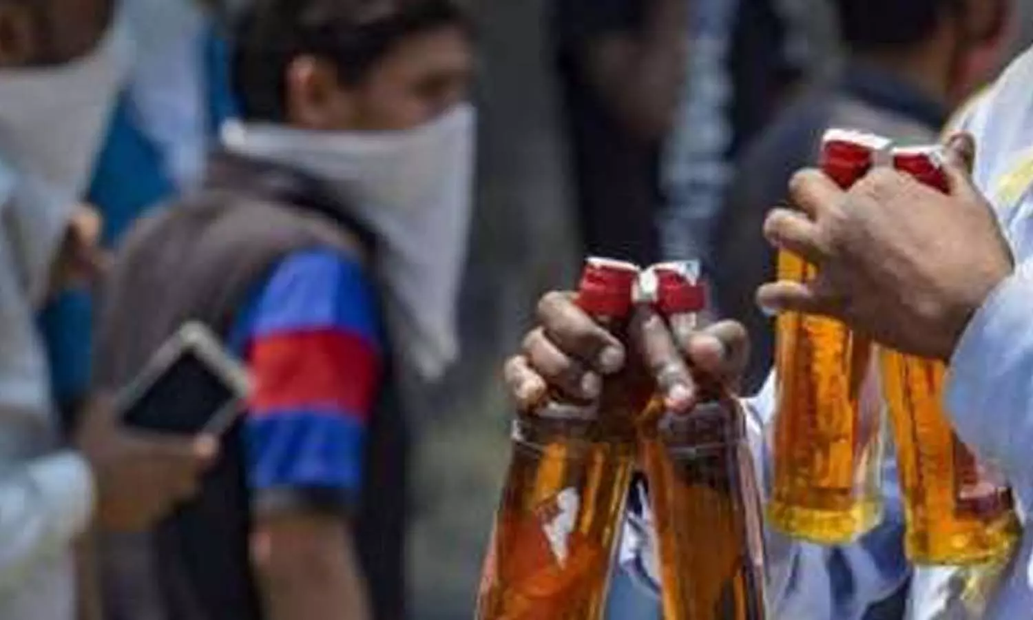 Fake liquor being sold through empty vials of government liquor, police is sitting silent