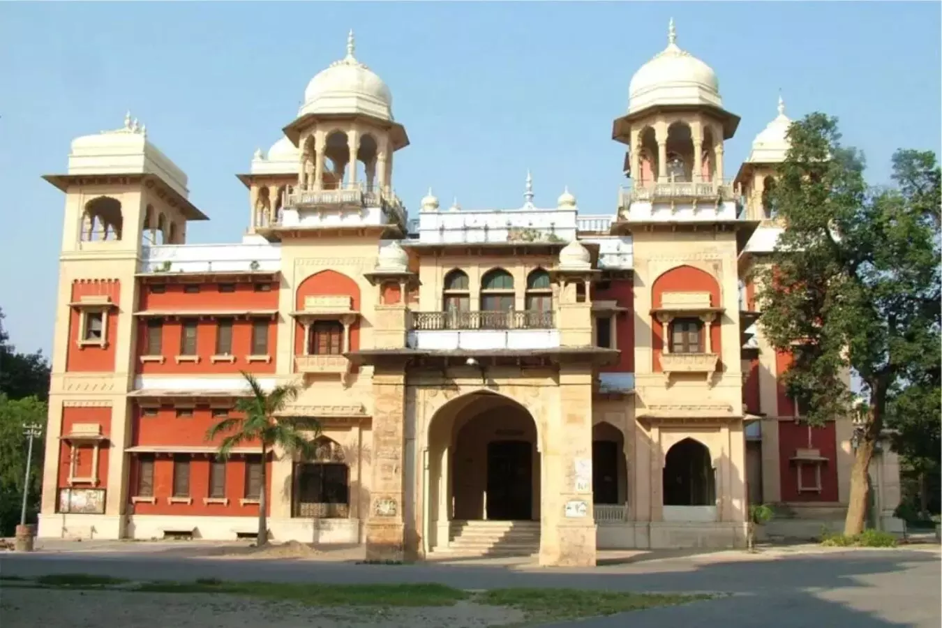 allahabad university news distinguished lecture series organised in university experts speak foreign
