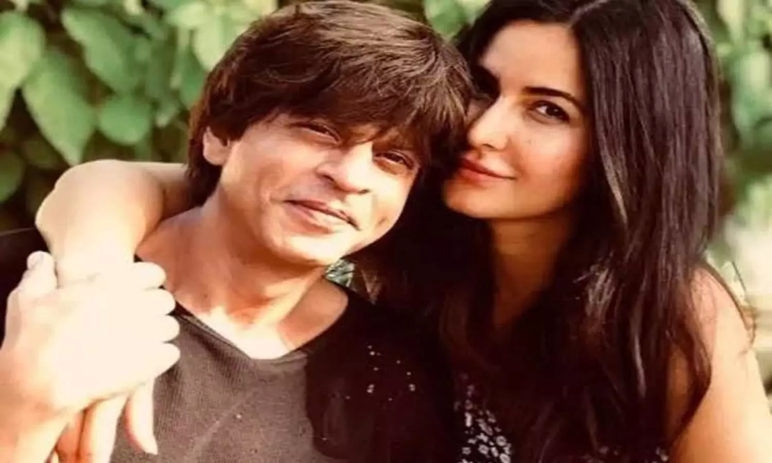 बीटीएस वीडियो में Shahrukh Khan और Katrina Kaif को मस्ती करते देखा गया है, फिल्म जीरो के कास्ट