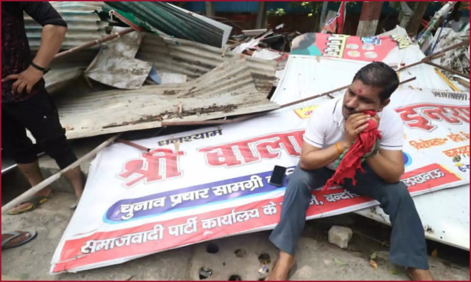 Lucknow Samajwadi Party office outside shops demolished