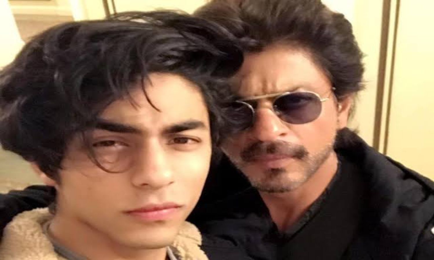 Aaryan Khan was seen happy after a long time after being acquitted in drugs case, father Shahrukh Khan was also with him