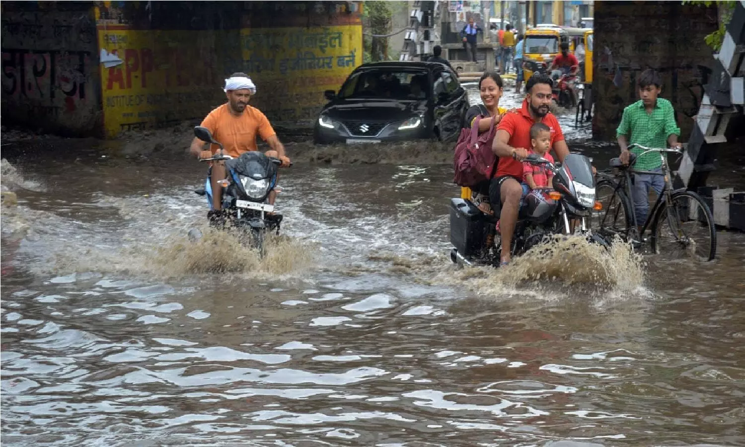 Lucknow Heavy Rain (Social Media)