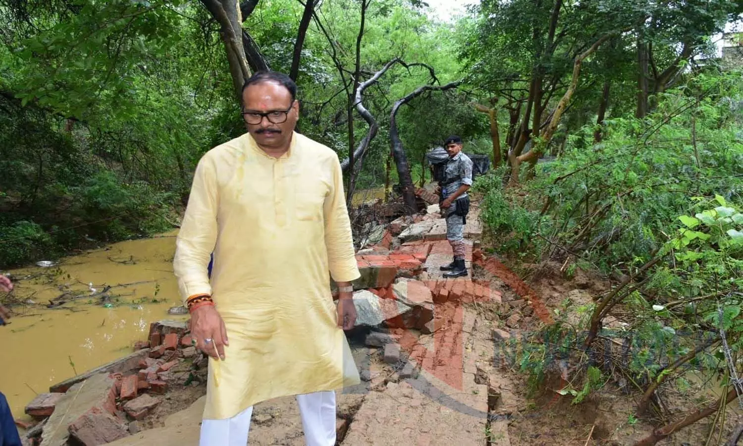 After the tragic accident in Lucknows Dilkusha, Deputy CM Brijesh Pathak reached the spot
