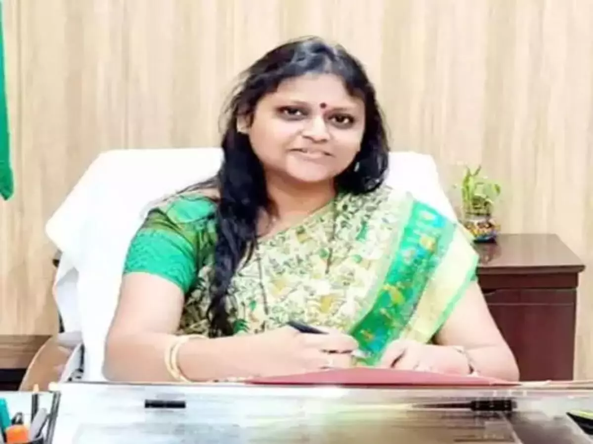 Kanpur Dehat News DM Neha Jain Sampoorna Sammelan Day resolved grievances