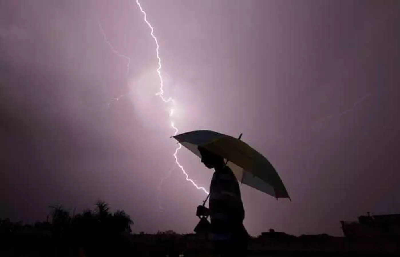 11 people died in bihar lightning in bihar lightning strikes kill 11 people bihar news heavy rain in bihar