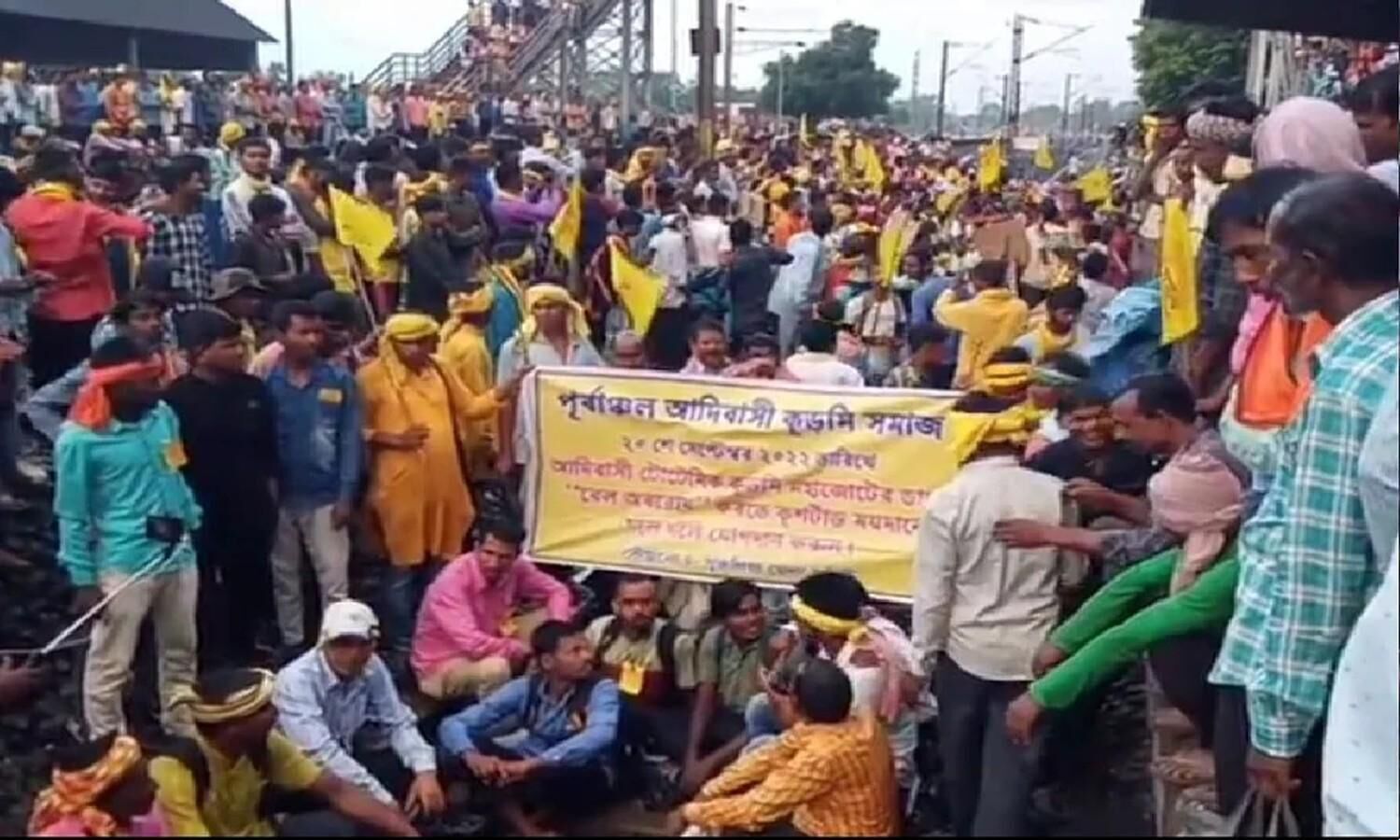 Kurmi Community Andolan: Trains stopped in West Bengal, Jharkhand, Odisha due to the agitation of Kurmi community
