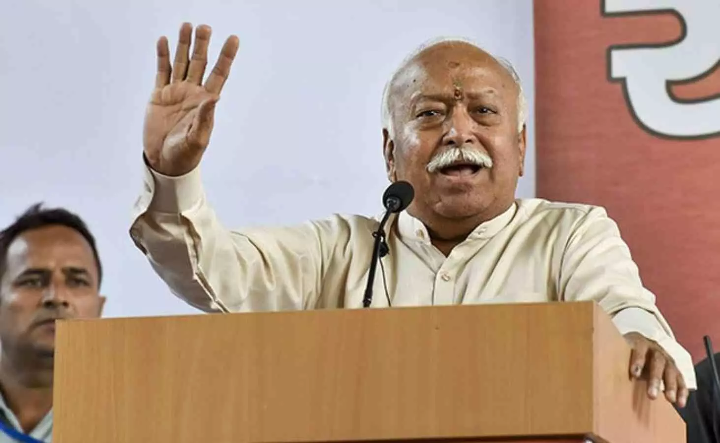 congress attacks on rss chief mohan bhagwat masjid visit said join bharat jodo yatra with tricolor