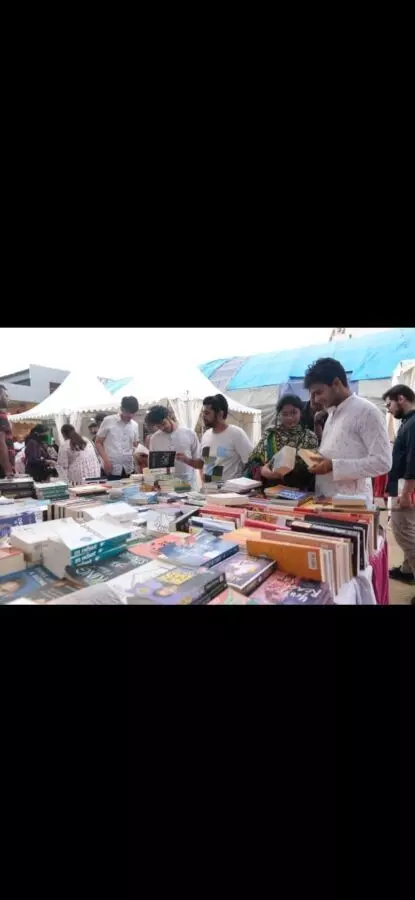 Lucknow News  book lovers became a place Book fair famous litterateurs book demand