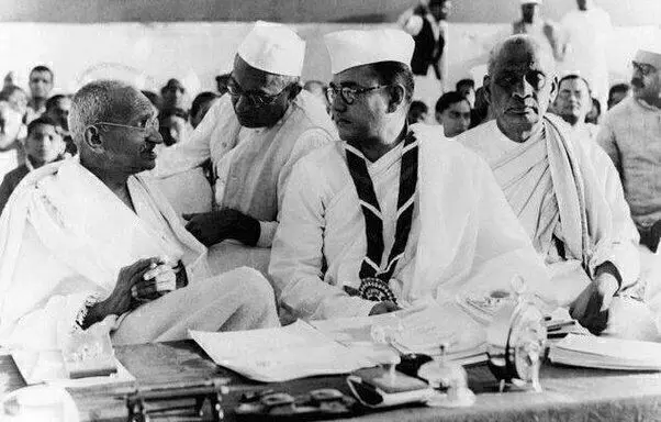 Subhash Chandra Bose talking to Mahatma Gandhi