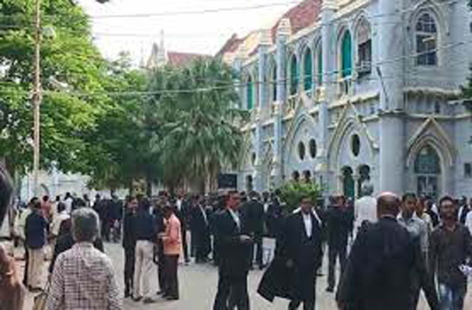 MP News: Ruckus over Jabalpur High Court lawyer’s suicide, lawyers allege indecent remarks on judge