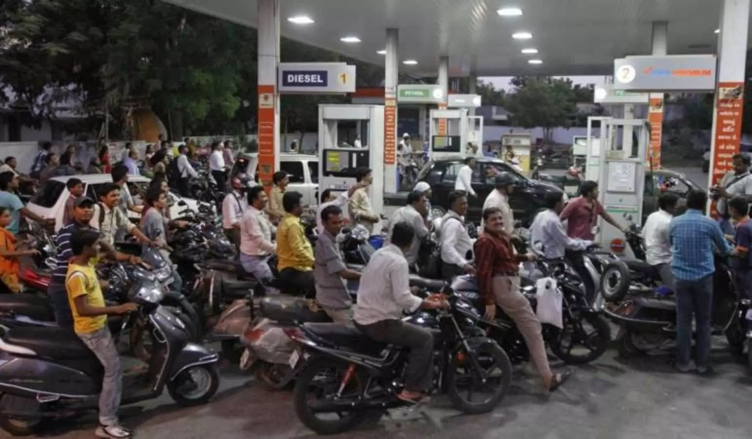 Petrol will not be available in Delhi from October 25 2022 without pollution certificate