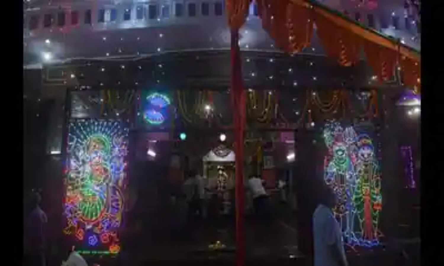 Lucknow Kalibari Temple: On the occasion of Dussehra, grand decoration Kalibari temple of Lucknow attracts devotees with sparkling lights.