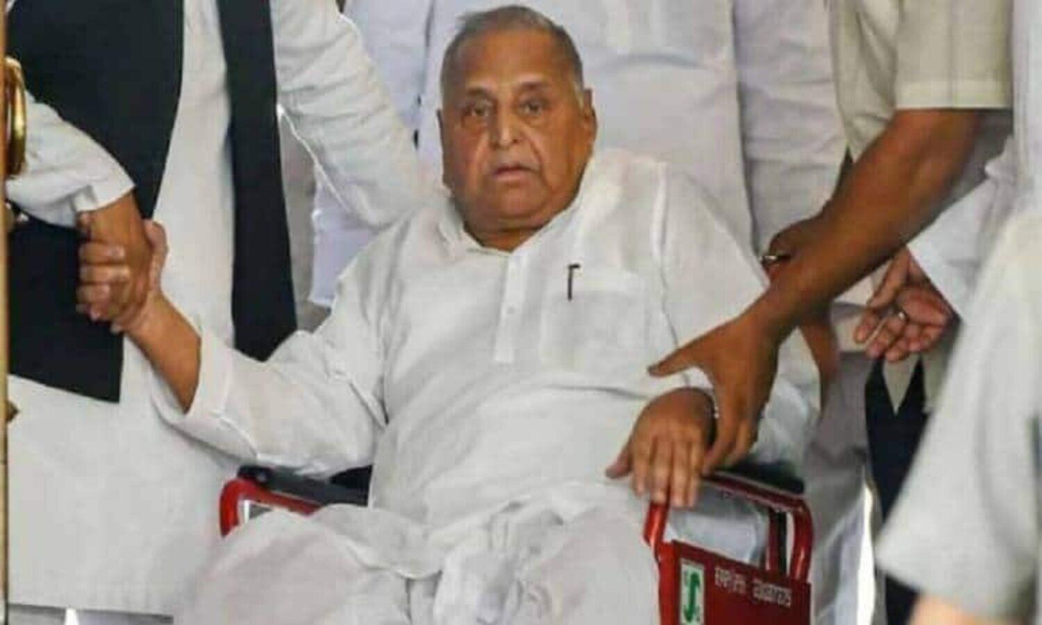 Mulayam Singh Yadav Health Update: SP Patron on ventilator support for the third day, health is improving