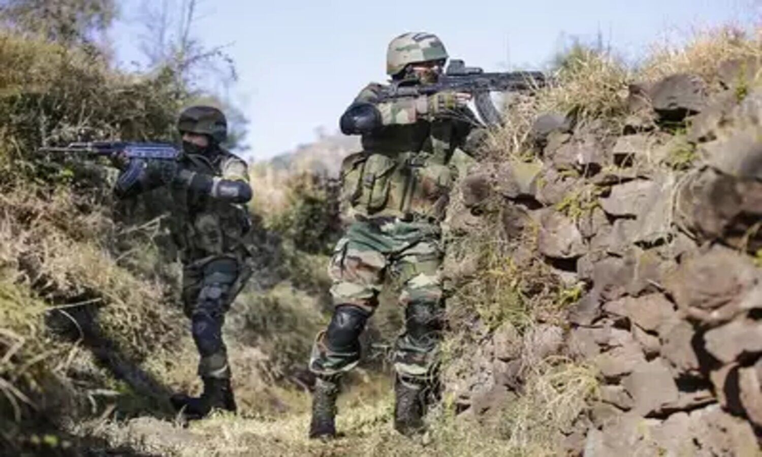 J&K Encounter: Encounter between security forces and terrorists at 2 places in Shopian, 4 terrorists killed