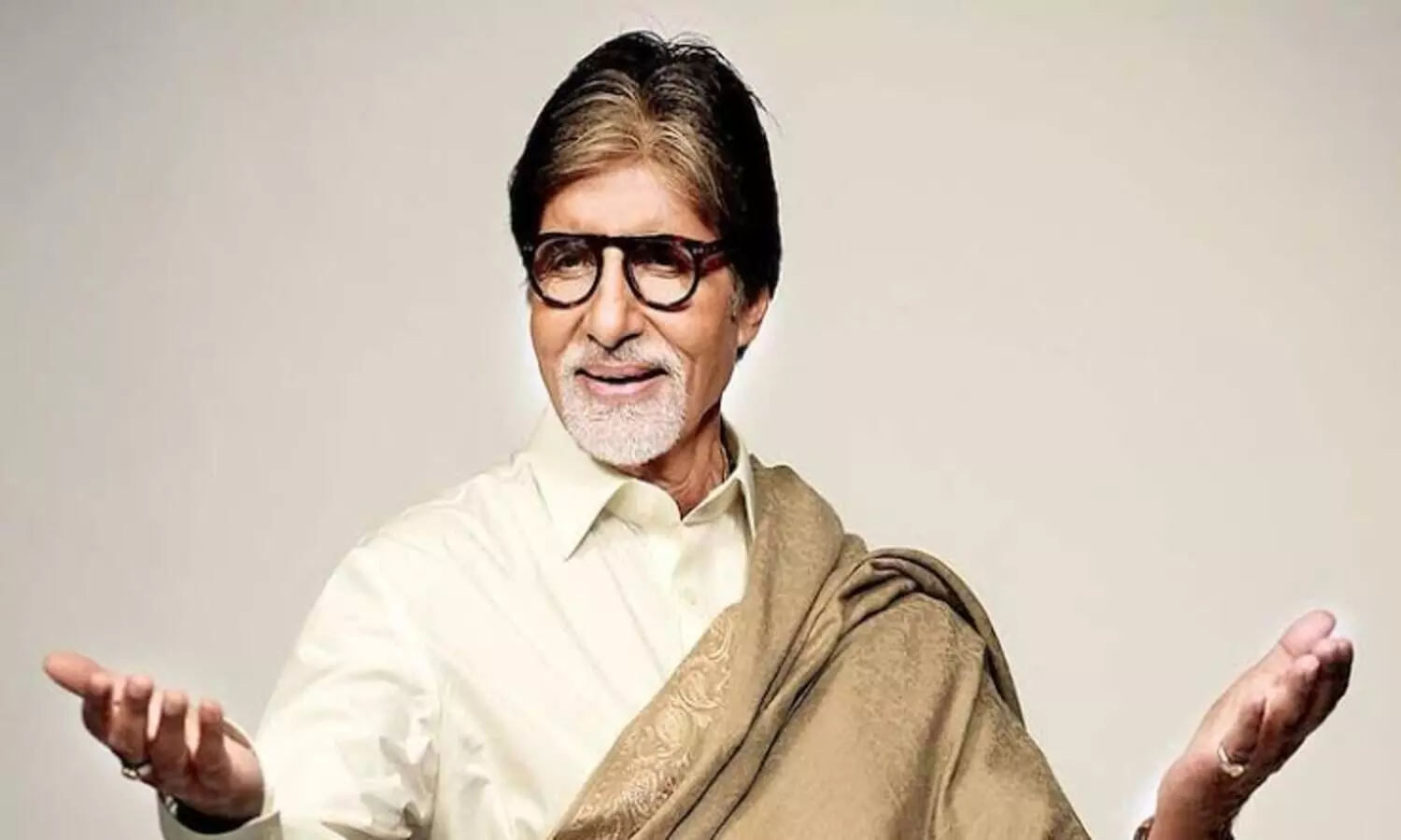 Amitabh Bachchan 7 बंगले और 3500 करोड़ के हैं मालिक, महंगी कार के साथ शानदार घड़ियां और पेंस के भी हैं शौकीन