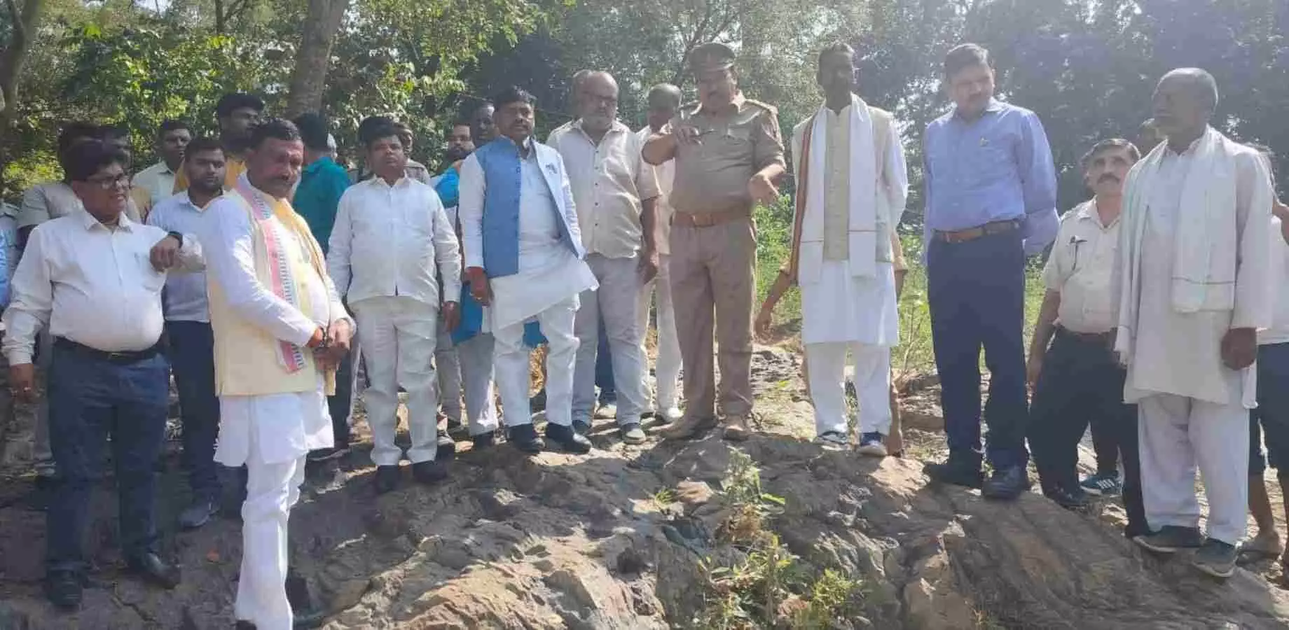 board set up for the protection of 1800 crore year old stones in sonbhadra