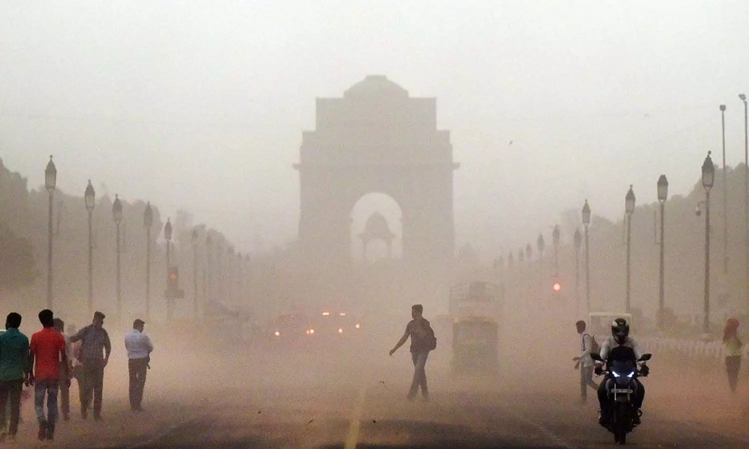 Rising pollution in Delhi With the weather getting cooler, the AQI reached the very poor category:
