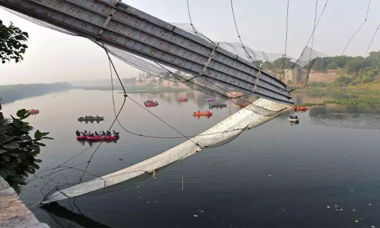 gujarat morbi bridge collapse contractor who repaired were not qualified prosecution tells court