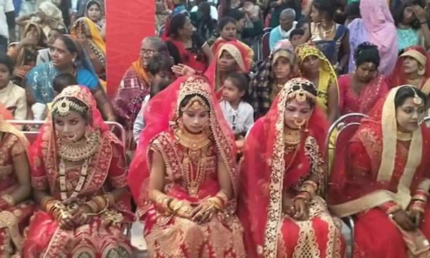 Banda news Sudarshan Samaj gave the message of simplicity through mass marriage