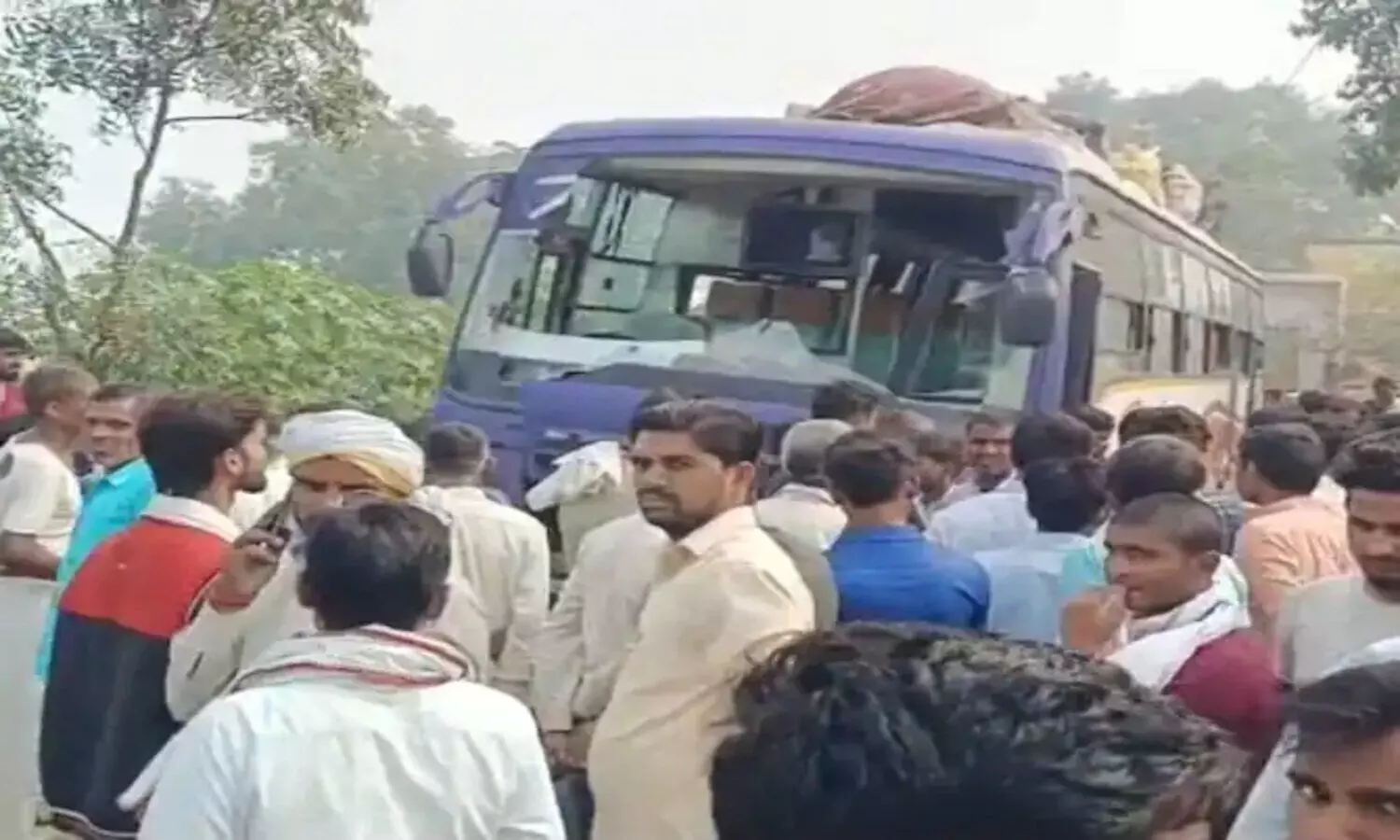 Aligarh up bus full of laborers