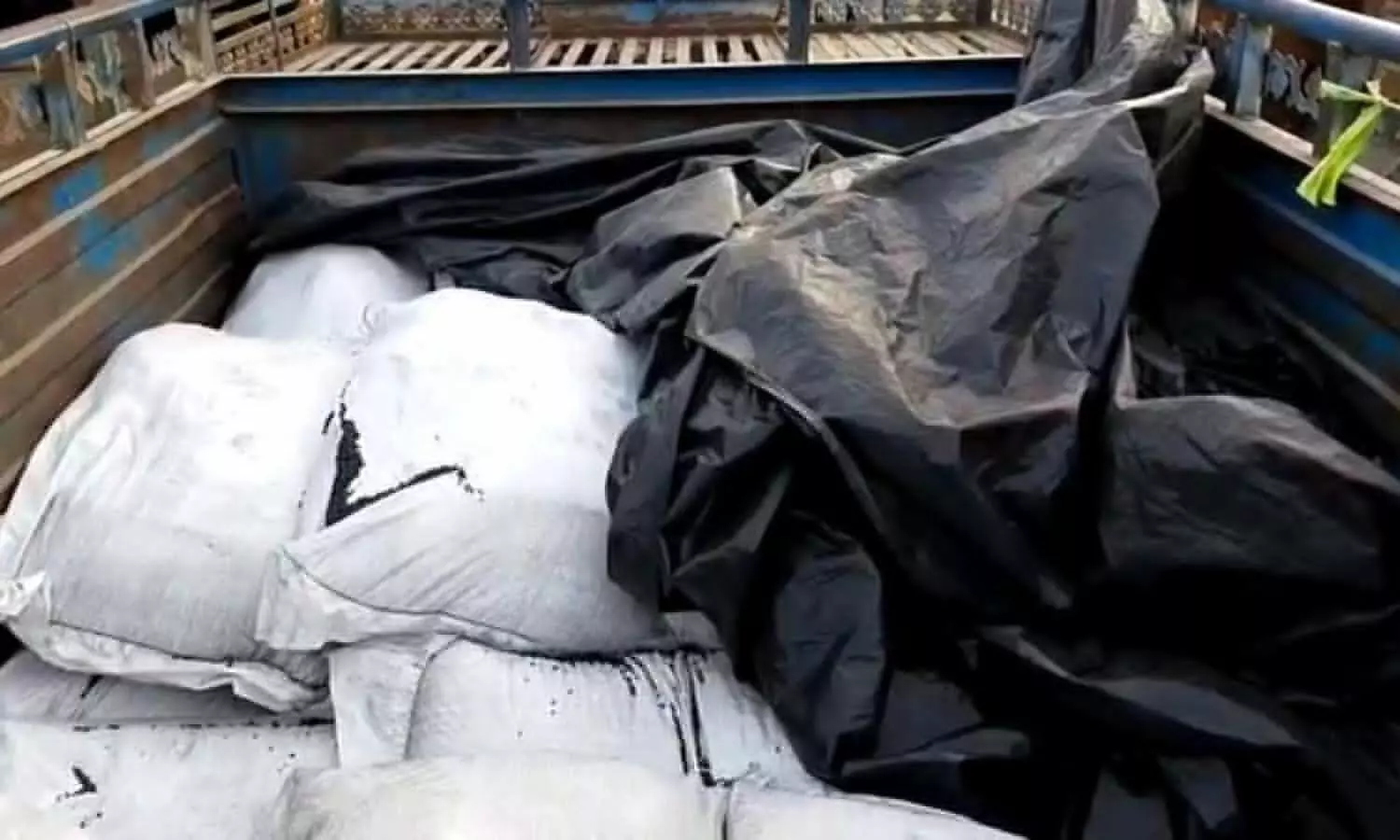 Mahoba Fake DAP fertilizer caught in large quantities officials are investigating
