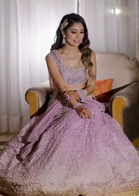 Top 100+ Wedding Dresses For Girls | Sarees for girls, Elegant saree,  Indian sari dress