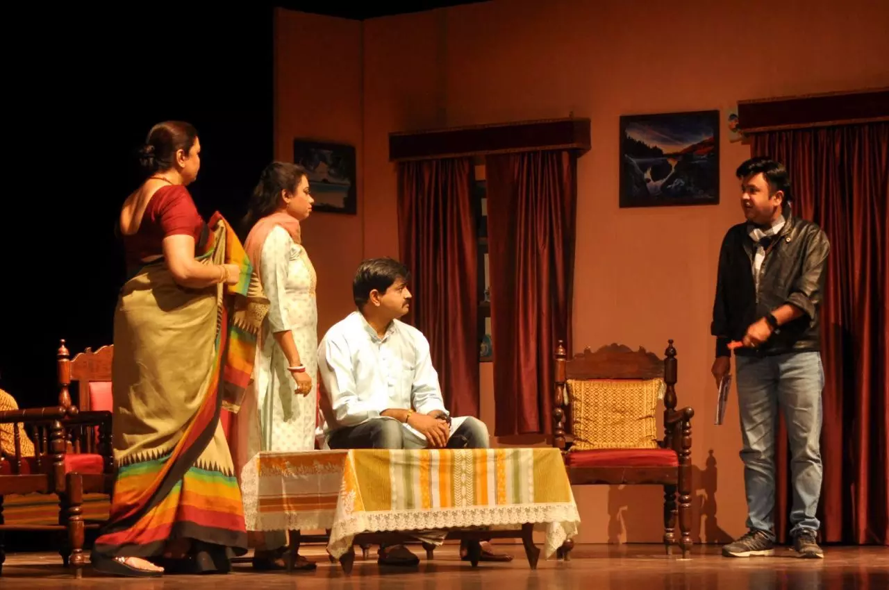 Lucknow News play Sadar Aapka staged on second evening