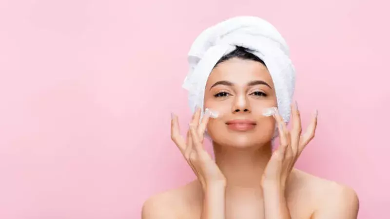 Skin Care Tips in Hindi Best Skin Cream for Glowing Skin Simple Home  Remedies for Glowing Skin Tips, Lifestyle News in Hindi, Lifestyle  Newstrack Hindi Samachar | Skin Care Tips: लंबे समय