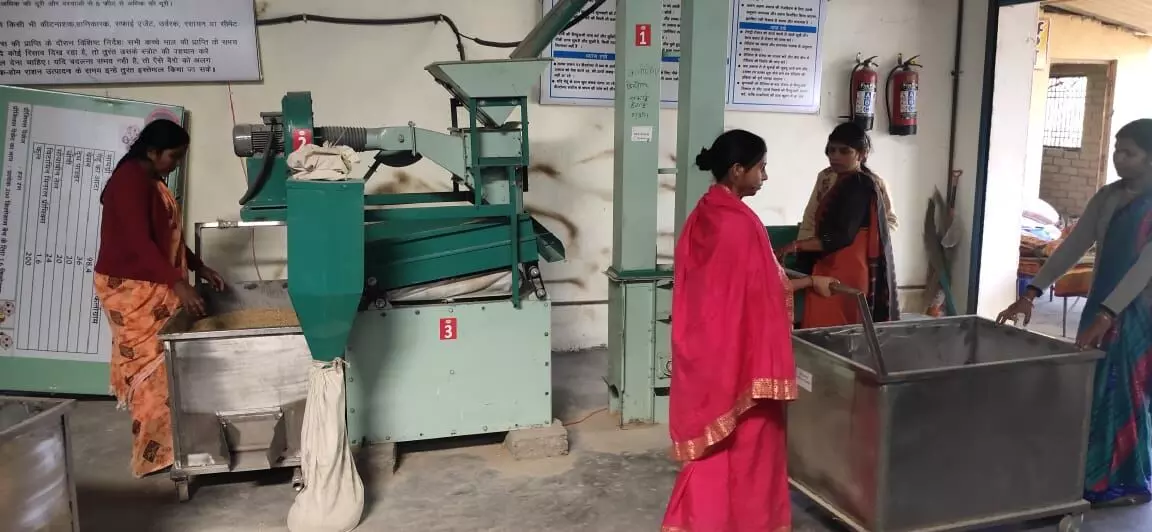 Sonbhadra News Child Nutrition Unit begins with presence of women employees in Sonbhadra
