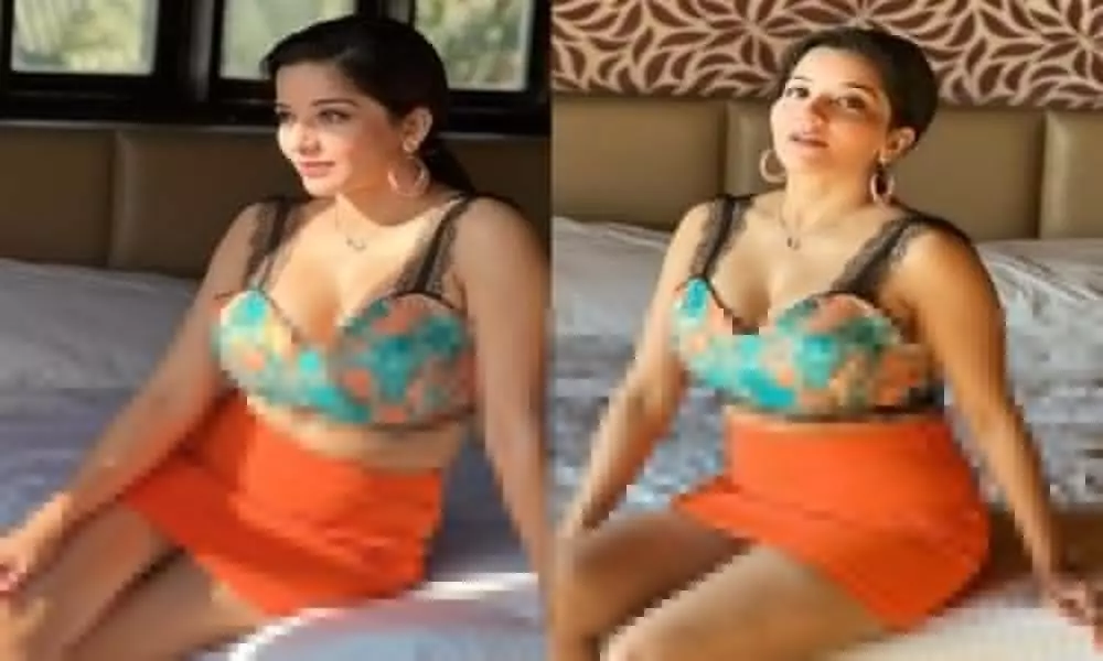 Bhojpuri Actress: भोजपुरी हसीना मोनालिसा ने शेयर की बेडरूम तस्वीरें, फैन ने कहा- घायल करके ही छोड़ोगी?