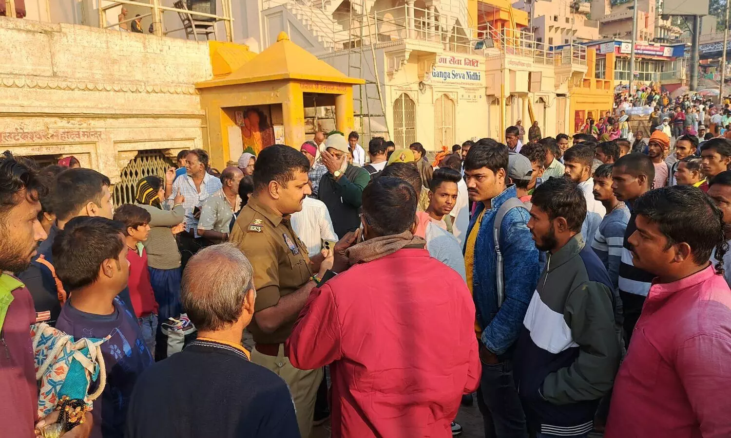 Varanasi Boat drowns in Ganga